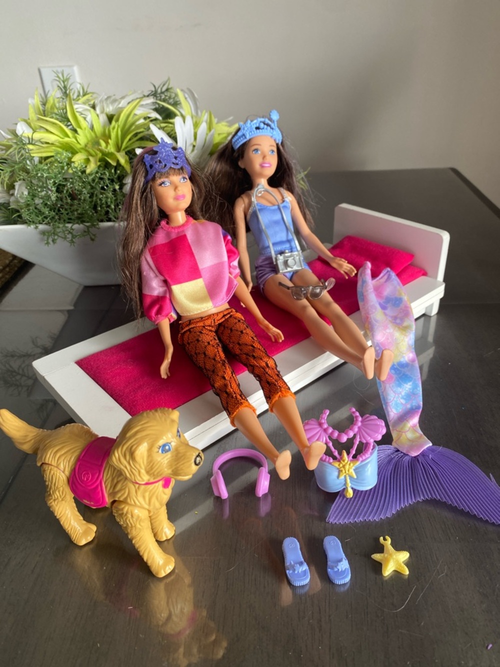 (18 Pieces) Mattel Barbie Dolls little sister Skipper Campout dog accessories